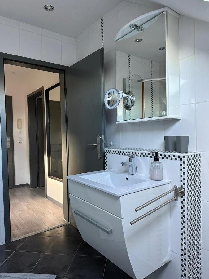 Apartment Nahe Naturschutzgebiet „Wurmtal“ Вюрзелен Екстер'єр фото