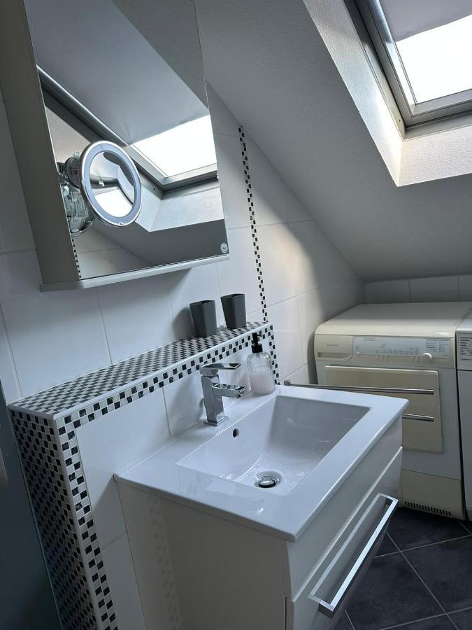 Apartment Nahe Naturschutzgebiet „Wurmtal“ Вюрзелен Екстер'єр фото