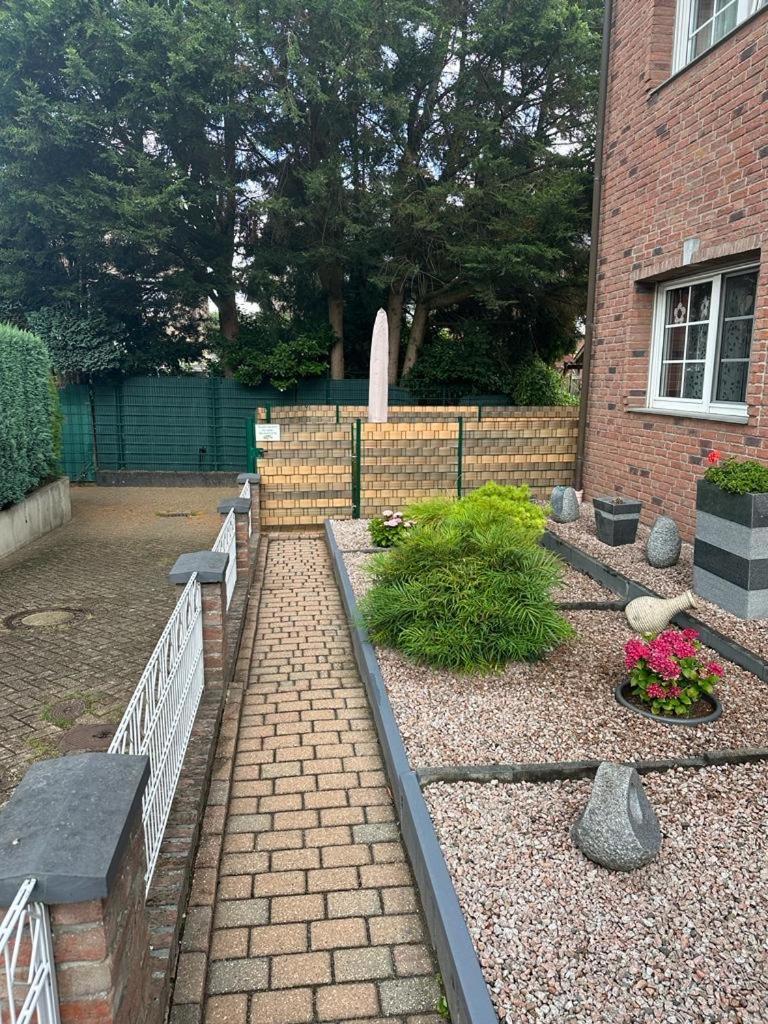 Apartment Nahe Naturschutzgebiet „Wurmtal“ Вюрзелен Екстер'єр фото