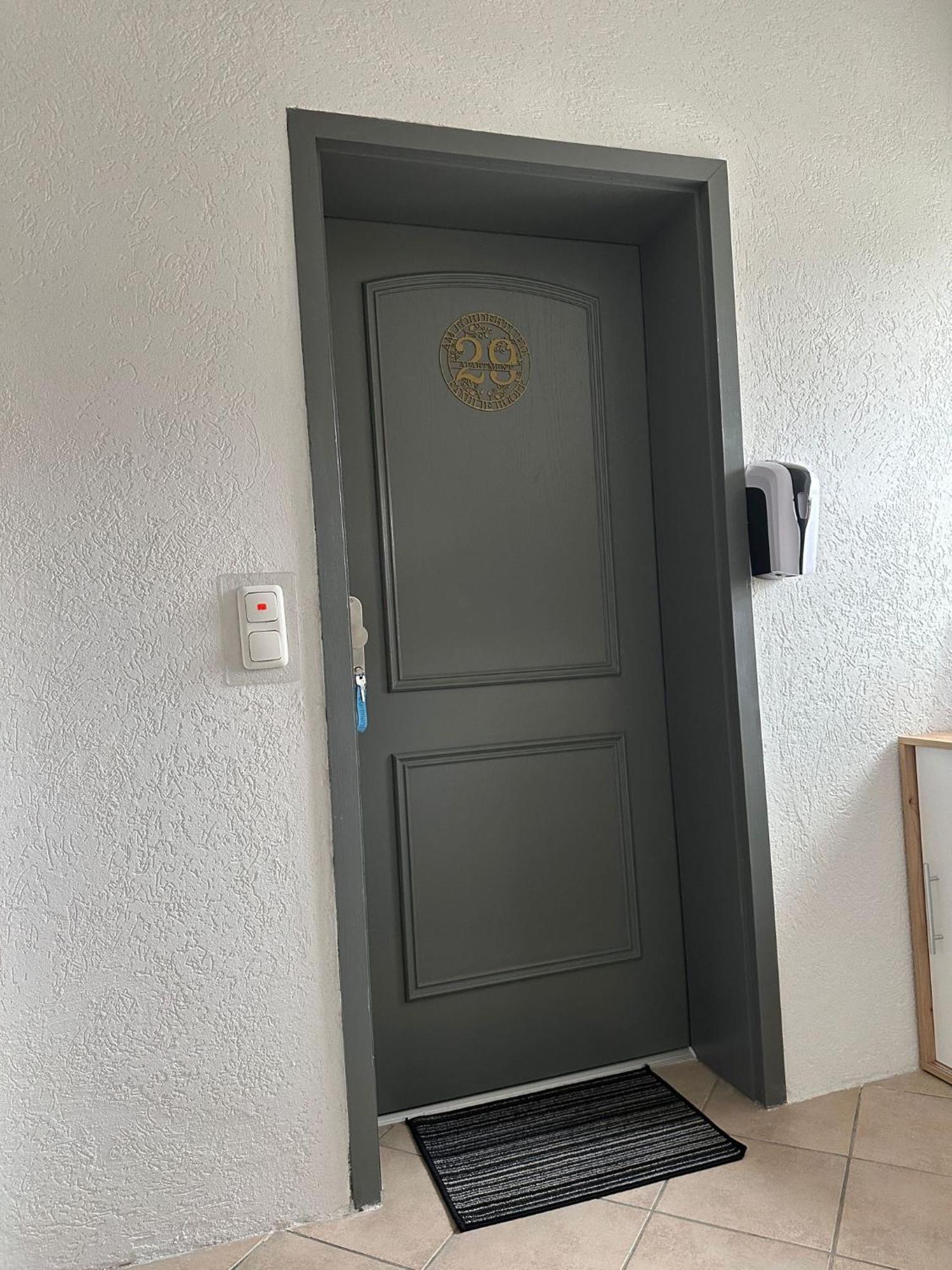 Apartment Nahe Naturschutzgebiet „Wurmtal“ Вюрзелен Екстер'єр фото